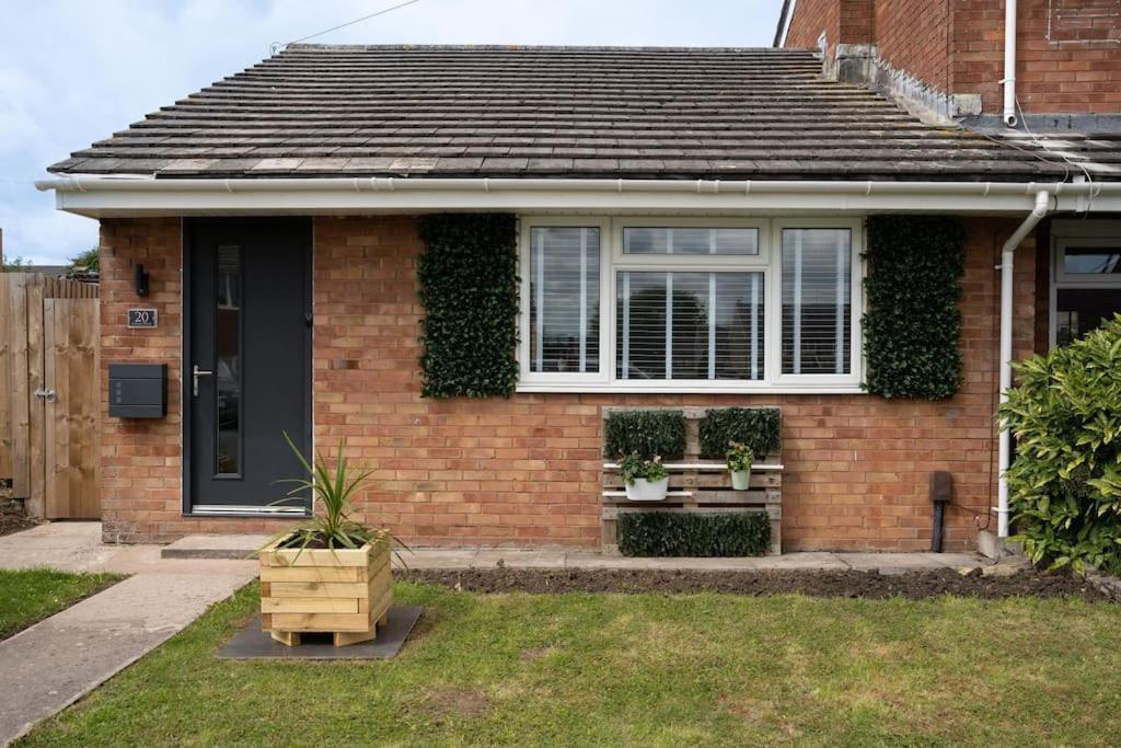 Bungalow In Keynsham Exterior foto
